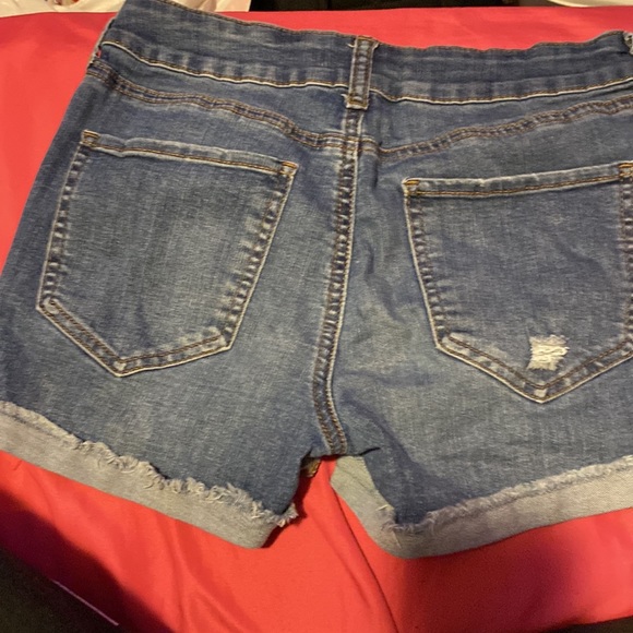 Jean shorts size 9 - Picture 2 of 2